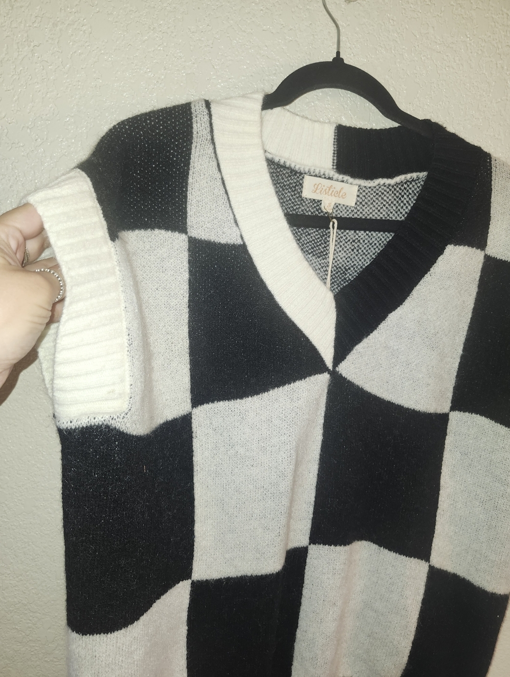 🏁NWT Listicle "Check Me Out😘Sweater Vest" Blk🖤&Wht🤍Check🏁 Small • Oversized - Picture 8 of 12